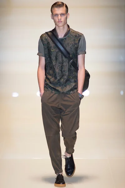 Look 19